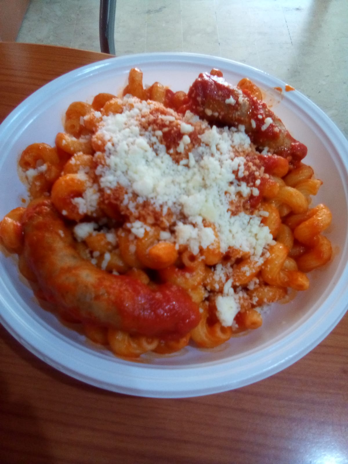 Pasta con stufato di salsiccia